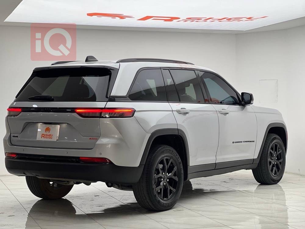 جیپ گراند شیرۆکی